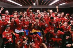 开云体育直播-皇家马德里惨败曼联，登顶四强