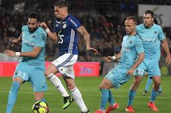 开云下载-包含尼斯主场不敌摩纳哥，球队状态有所下滑需警惕的词条