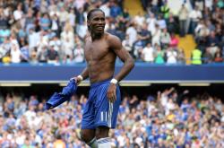 开云体育下载-赛道与球场的双重奇迹，当F1街道赛焦点战遇见湖人翻盘爵士