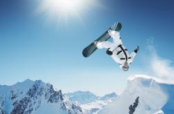 开云下载-德甲争冠战焦点战，勒沃库森收割塞维利亚，药厂强势登顶之路