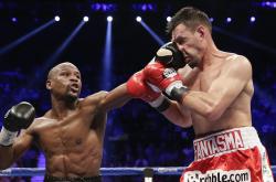 开云体育直播-霍勒迪末节封神，独行侠鏖战险胜魔术