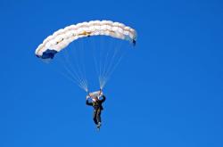 开云官网-范弗利特爆发难救主，热火强势晋级映衬勇士困局