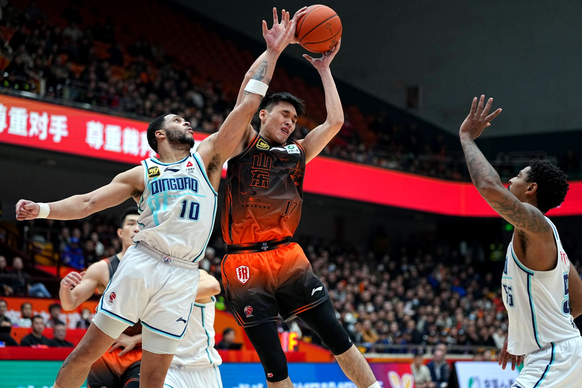 辽宁男篮保持不败纪录,稳固榜首位置的简单介绍 辽宁男篮保持不败纪录,稳固榜首位置的简单介绍