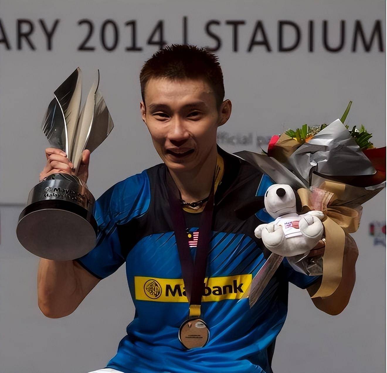 包含中国羽毛球队鏖战泰国羽毛球队，李宗伟打破历史纪录的词条