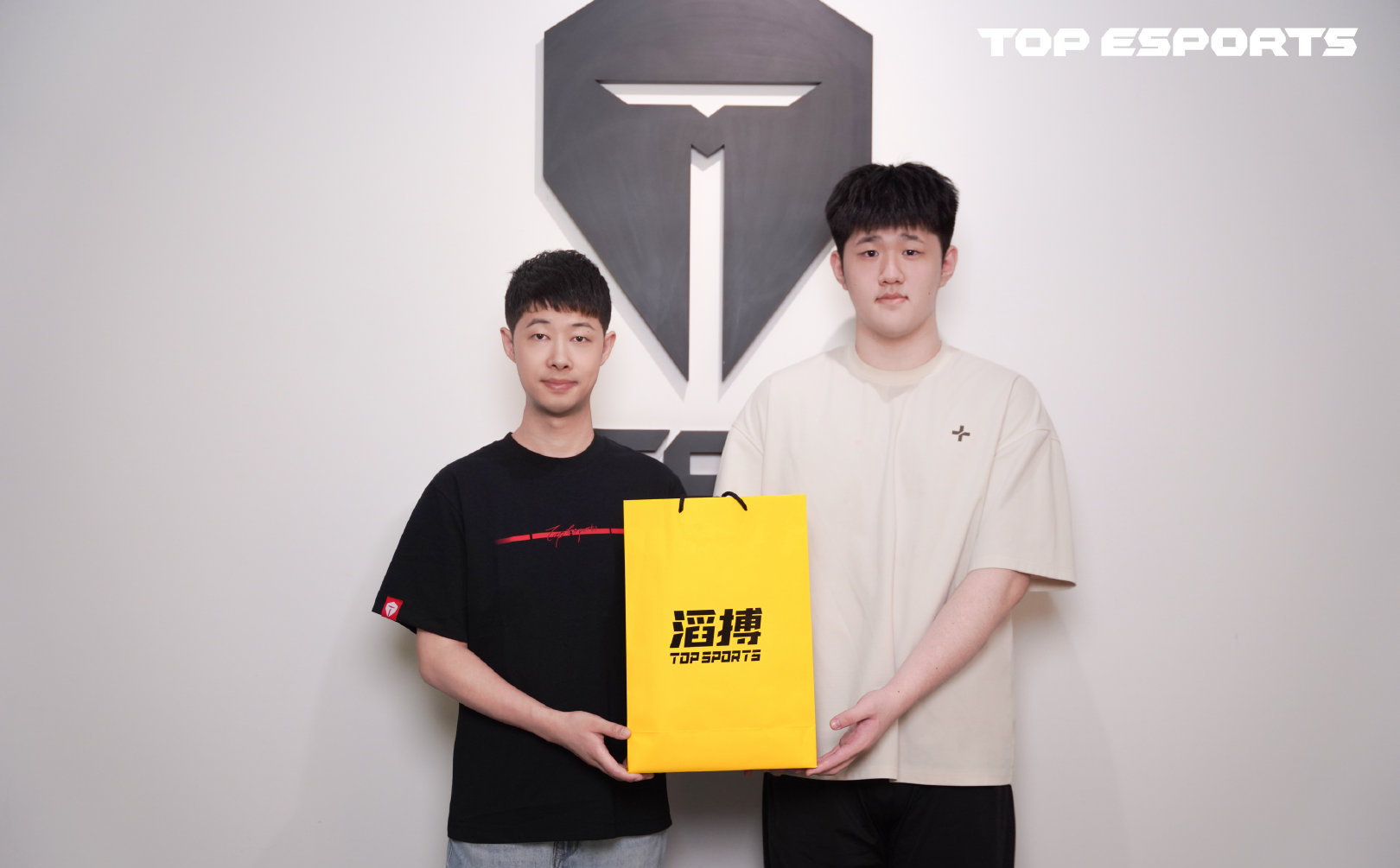 包含TES强势JDG,ShowMaker送出助攻的词条 包含TES强势JDG,ShowMaker送出助攻的词条