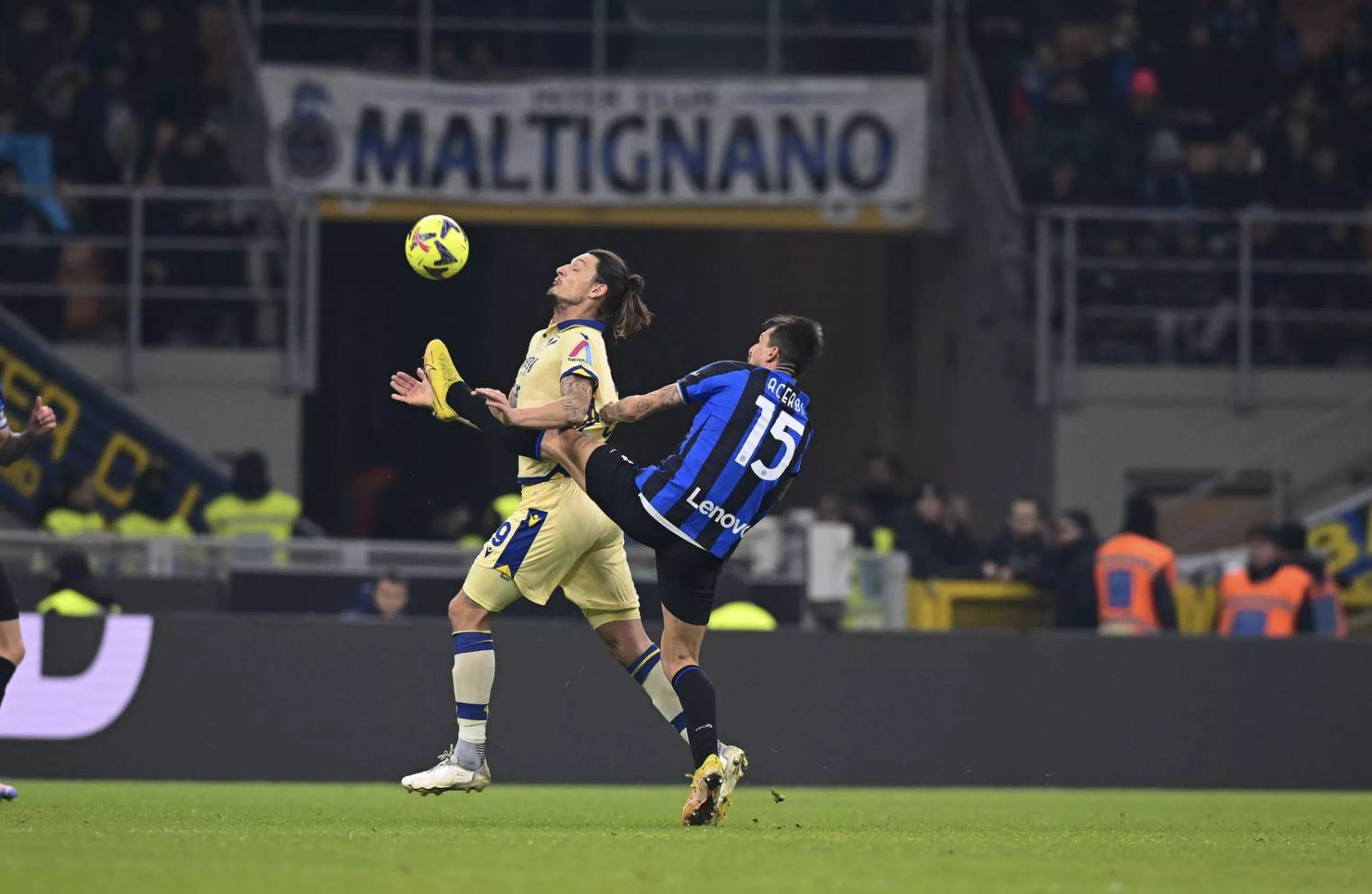 关于足球传奇离故土千里!AC米兰传奇远赴东方的信息 关于足球传奇离故土千里!AC米兰传奇远赴东方的信息