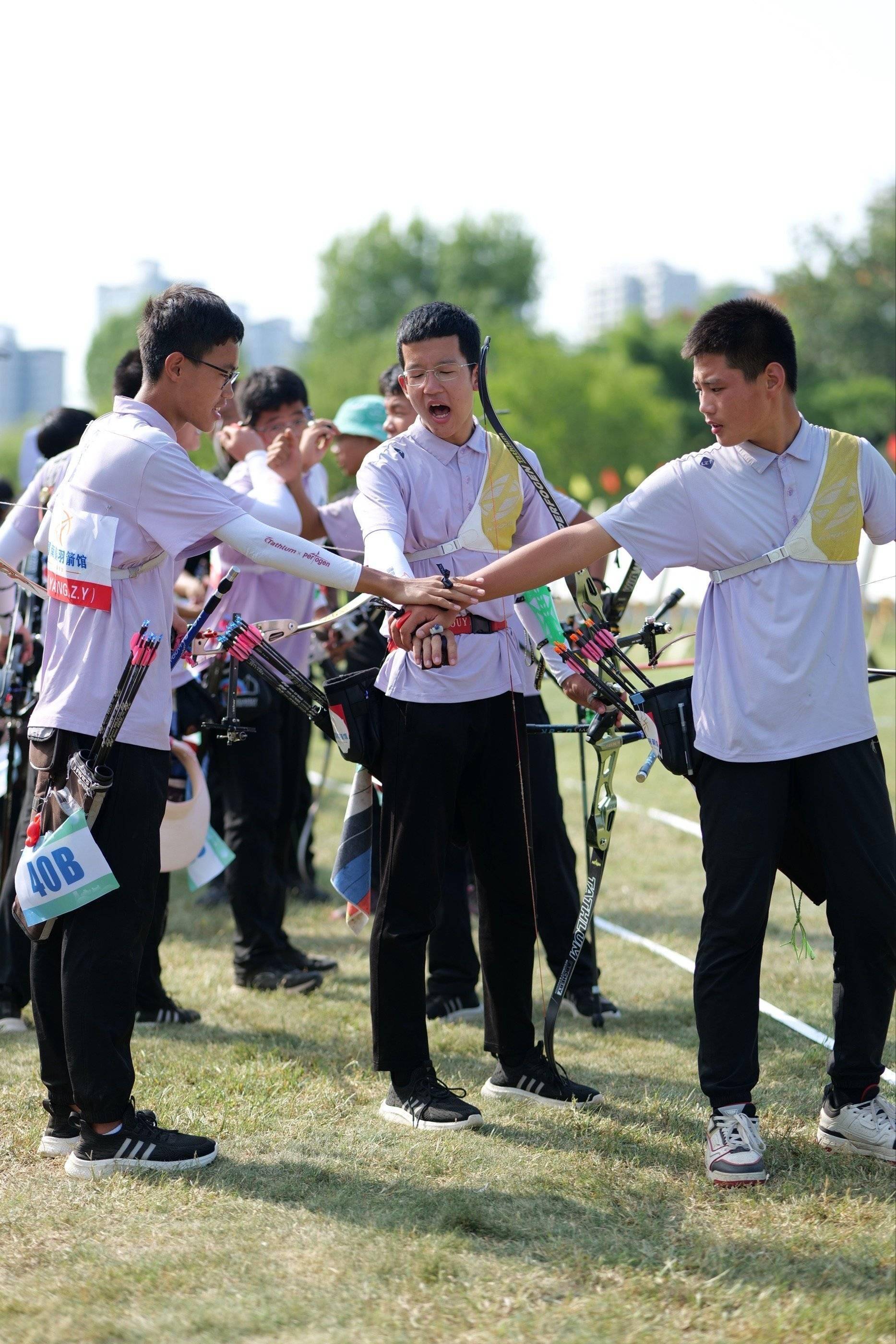 包含射箭项目团体赛精彩纷呈，观众呼声不断的词条