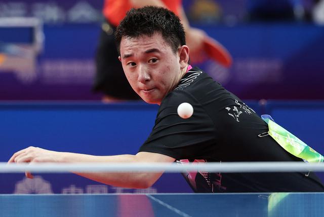 南美洲篮球巨星突然宣布退役，球迷震惊