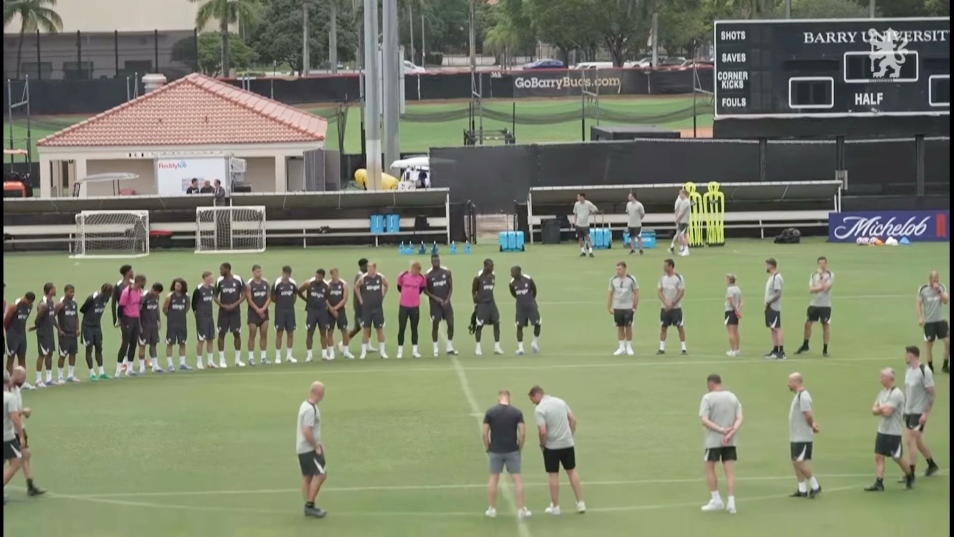 南欧球员代表俱乐部队友参加切尔西训练营的简单介绍 南欧球员代表俱乐部队友参加切尔西训练营的简单介绍