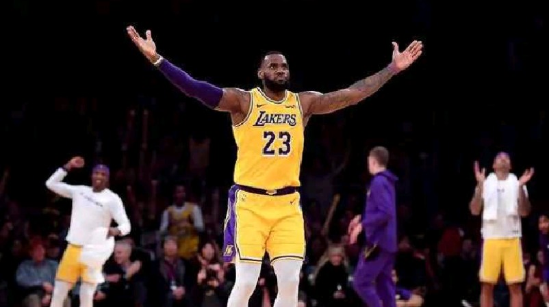 球员突破个人记录,刷新历史 球员突破个人记录,刷新历史