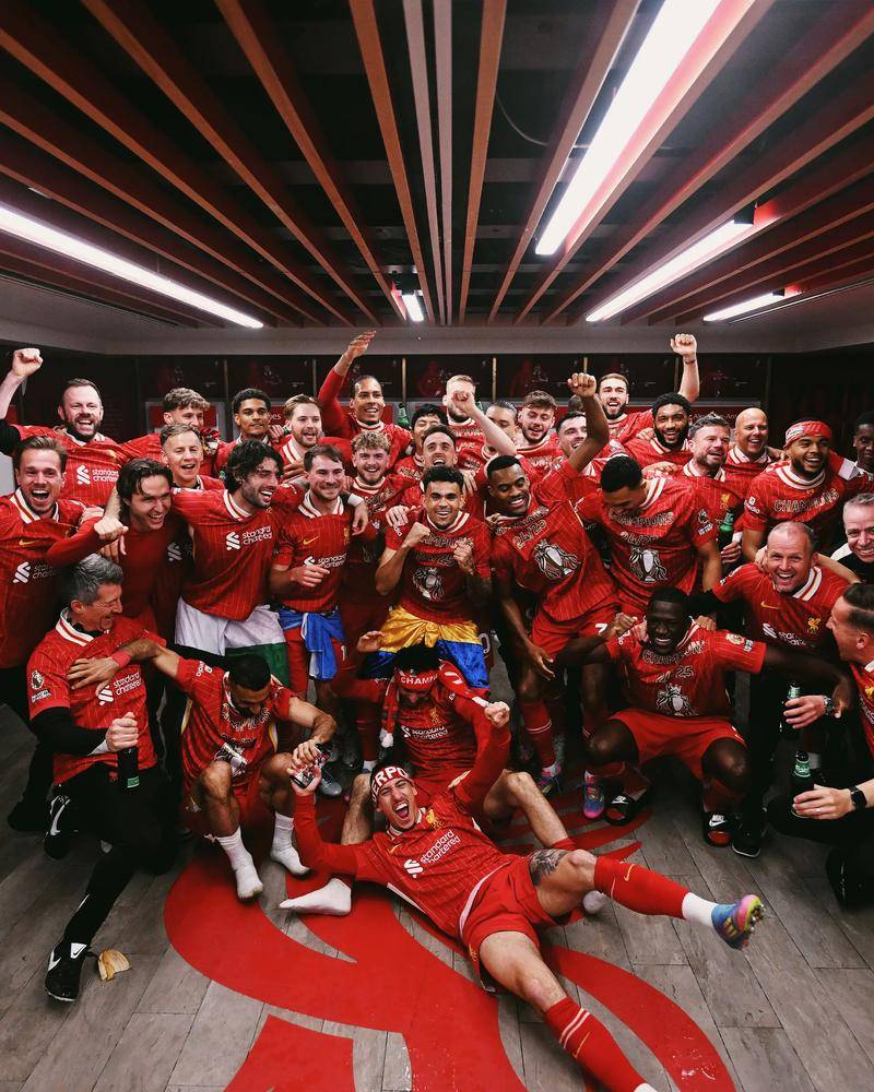 皇家马德里惨败曼联，登顶四强