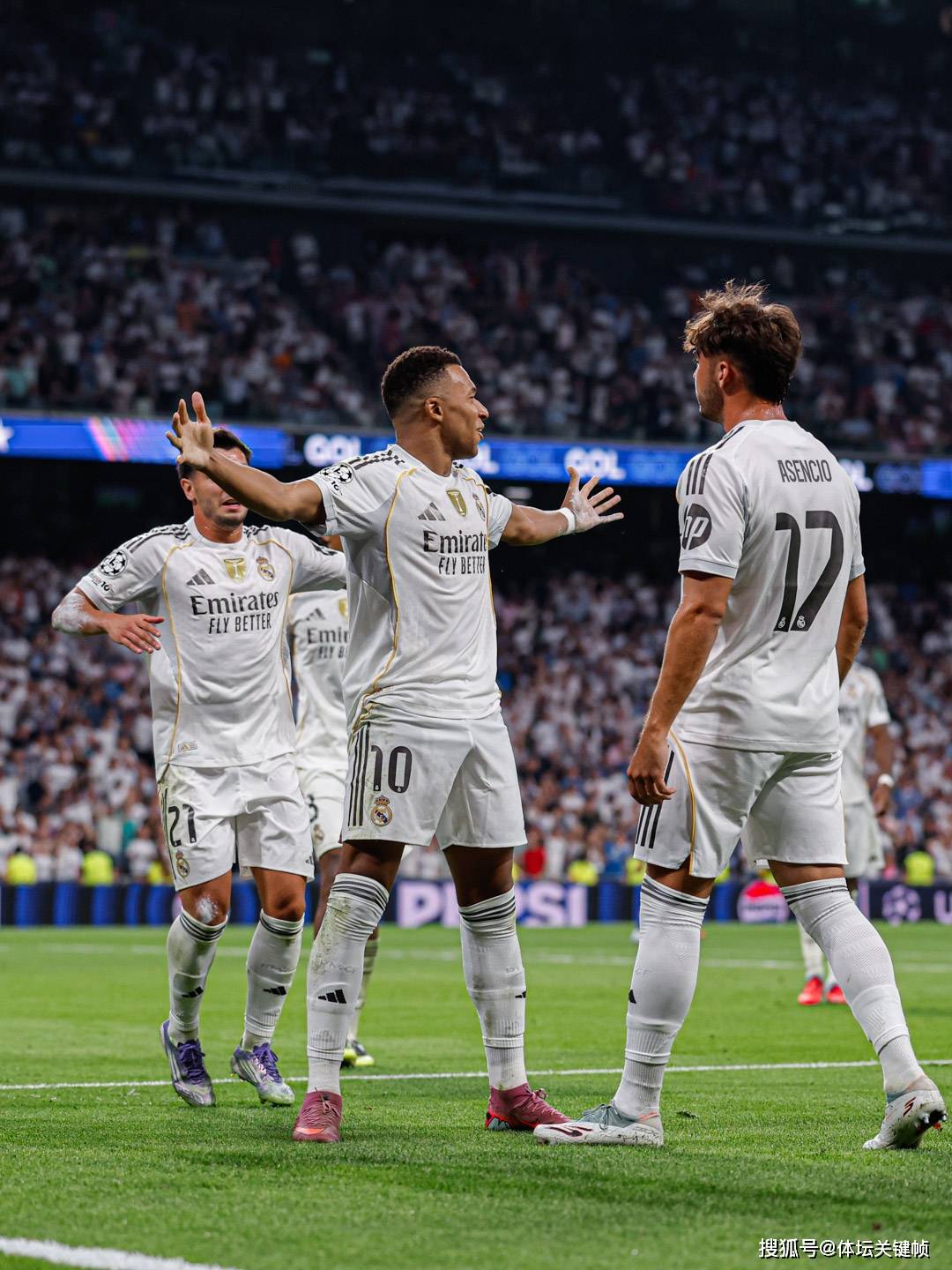 包含皇马客场大胜，欧冠冠军卫冕希望大增的词条