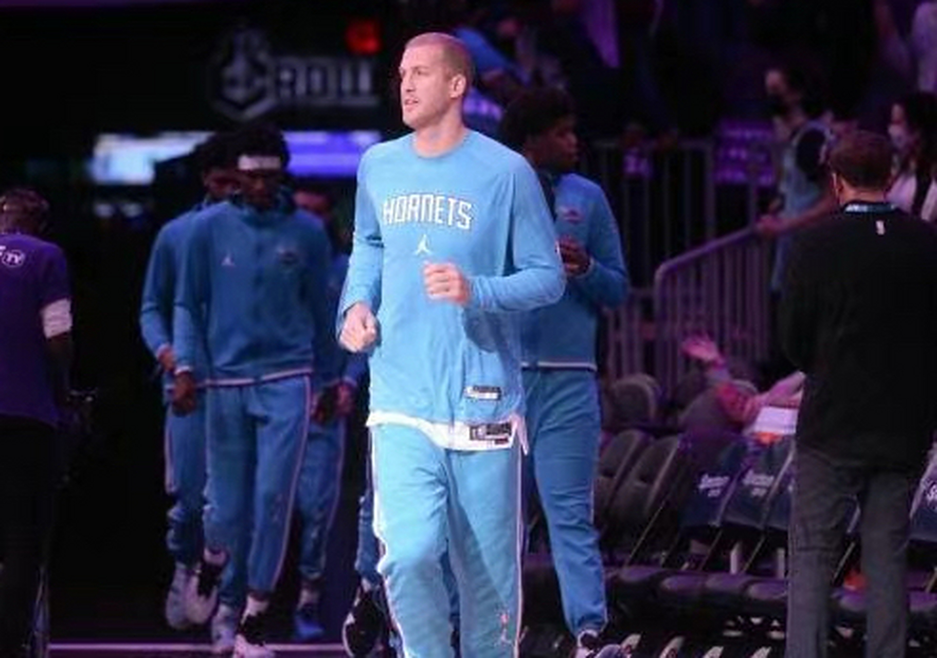 包含黄蜂中锋史密斯：提升团队互助才能成功的词条