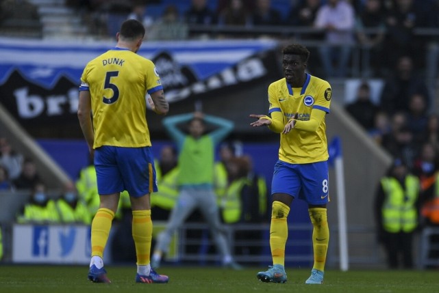 布莱顿遭遇连败，保级压力加大