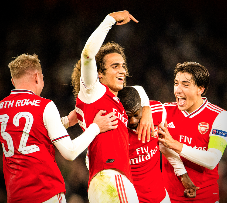 包含西班牙队洋洋得意，即将与希腊队对阵的词条