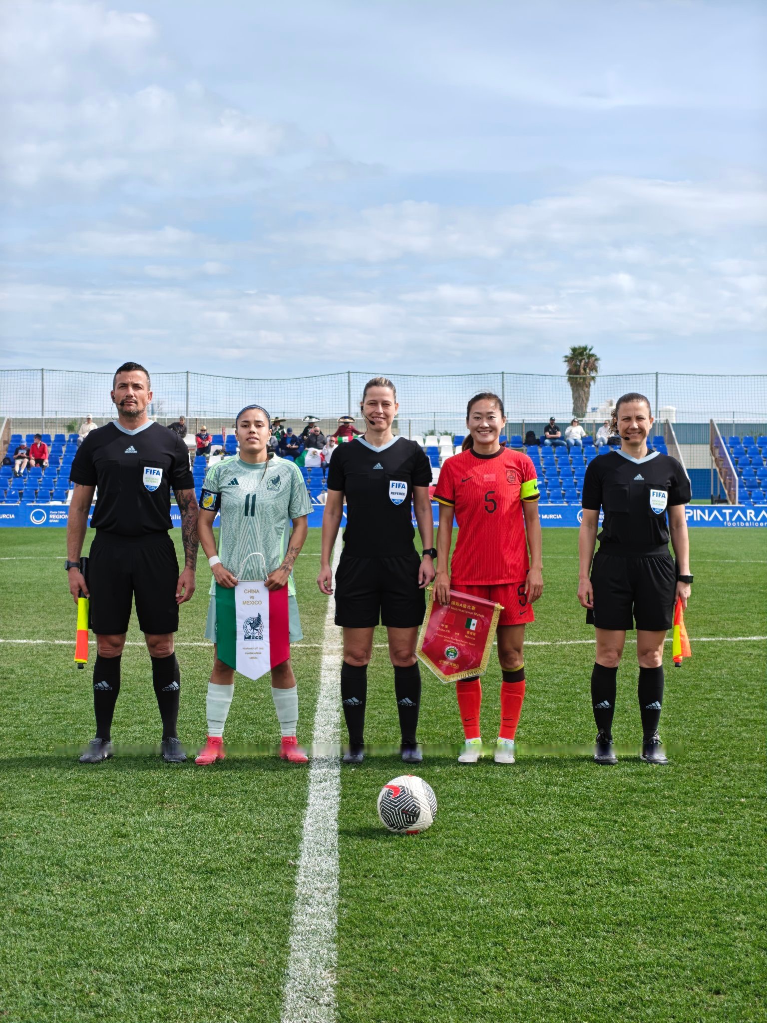 沙特女足业余选手集训备战