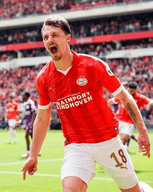 PSV埃因霍温在荷甲比赛中击败对手，表现抢眼的简单介绍