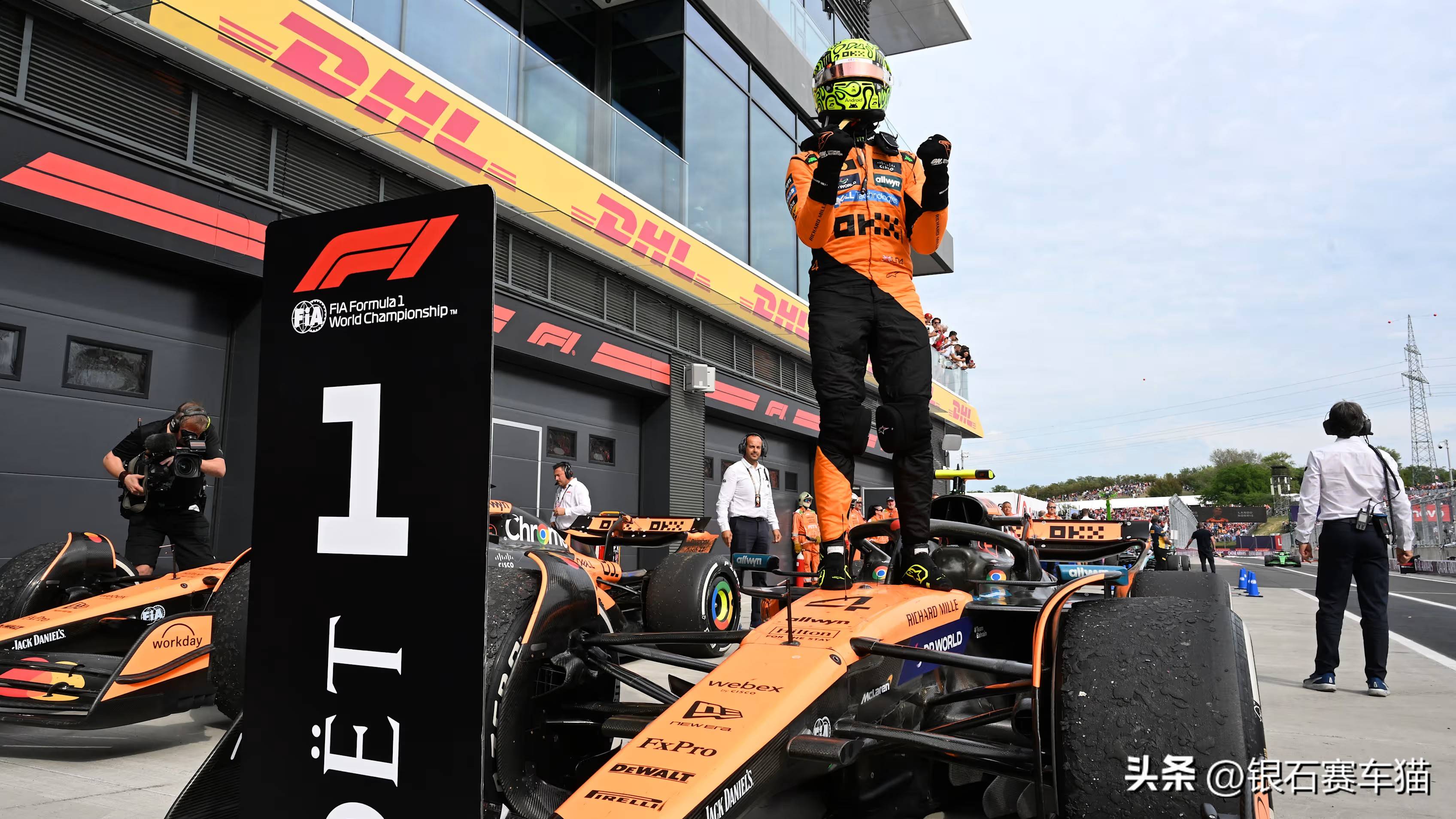 雷诺车队险胜迈凯伦,皮亚斯特里统治全场的简单介绍 雷诺车队险胜迈凯伦,皮亚斯特里统治全场的简单介绍