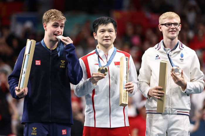 德国队横扫韩国队,樊振东统治全场 德国队横扫韩国队,樊振东统治全场