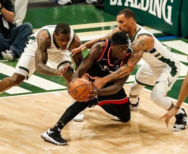 包含雄鹿B队强势魔术，乔治·希尔高光表现的词条