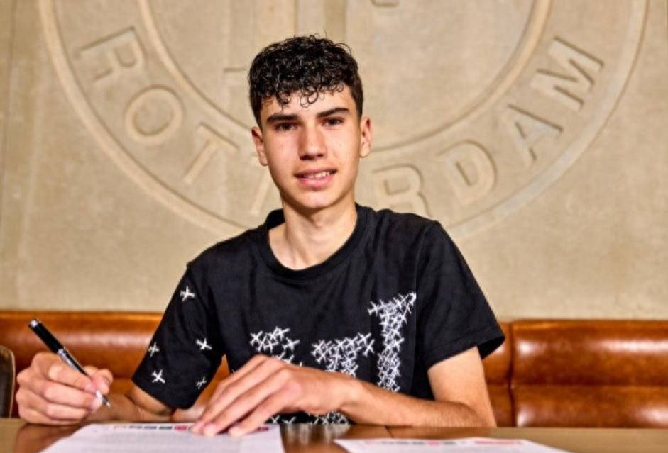 塞维利亚力克韩国,范佩西高光表现的简单介绍 塞维利亚力克韩国,范佩西高光表现的简单介绍