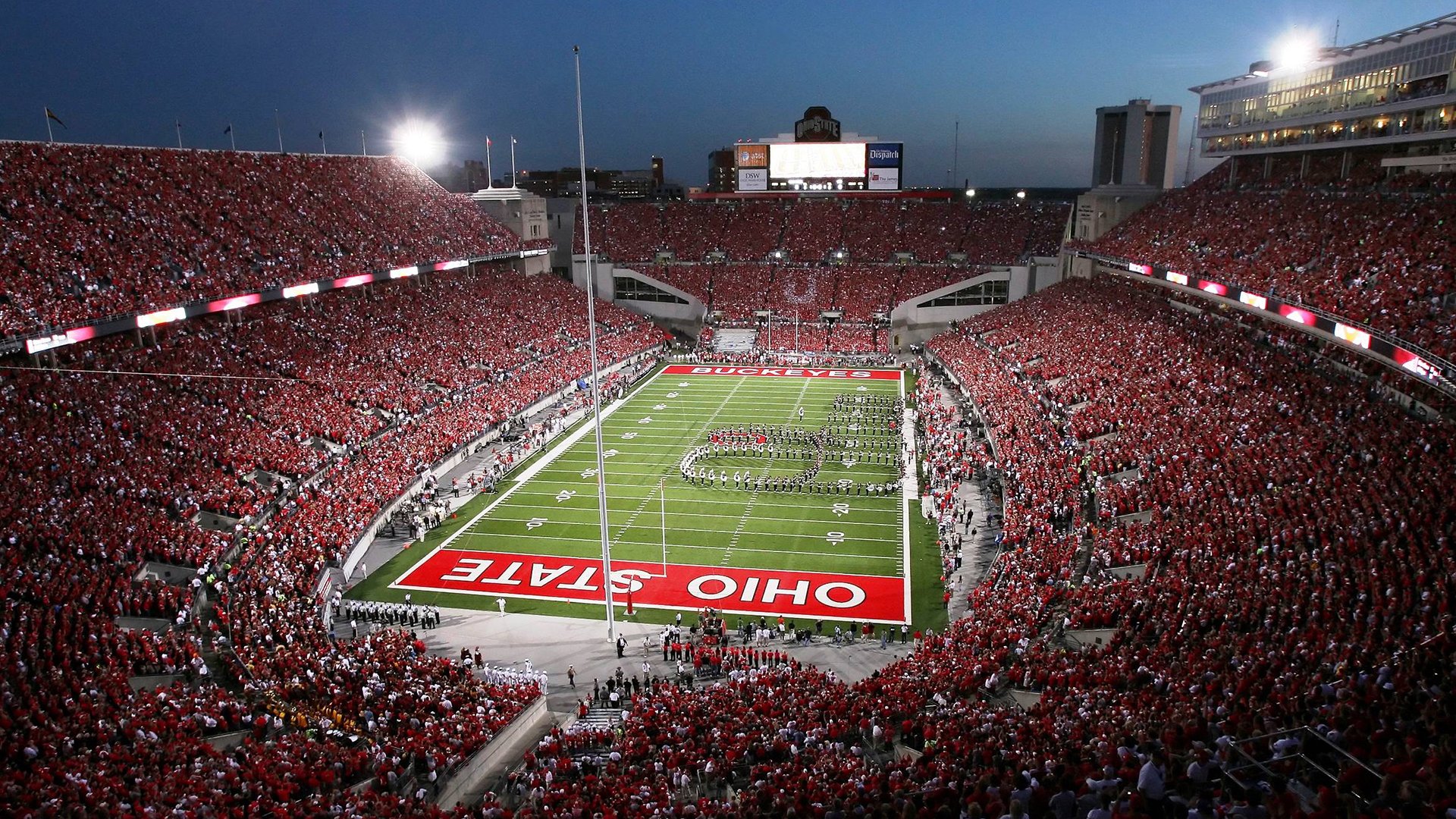 赛道上的绝对主宰，梅赛德斯横扫哈斯，诺里斯领军夺胜